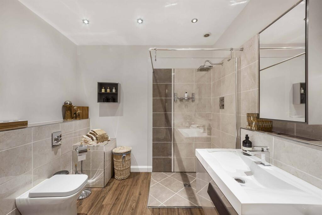 6 bedroom detached house for sale in Bow Green Road, Bowdon, Altrincham, WA14